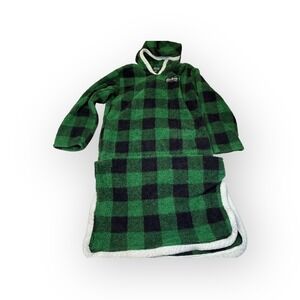 Dogs Supply By Snoop Dogg Green Black Buffalo Plaid Hooded Wearable Blanket